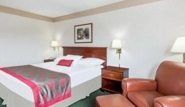 Ramada Limited - Strasburg, OH