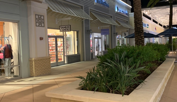 Tampa Premium Outlets - Lutz, FL