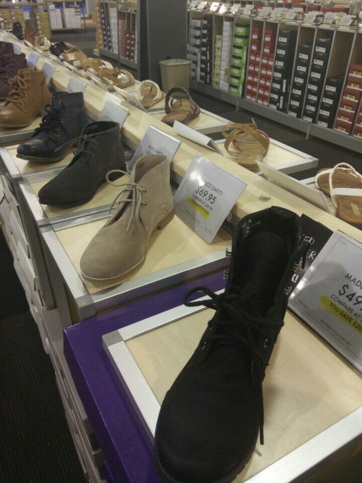 DSW Designer Shoe Warehouse - Arlington, TX 76015