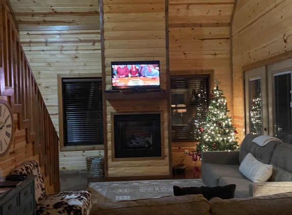 Blue Beaver Luxury Cabins - Broken Bow, OK