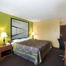 Super 8 by Wyndham Williams - Hotels