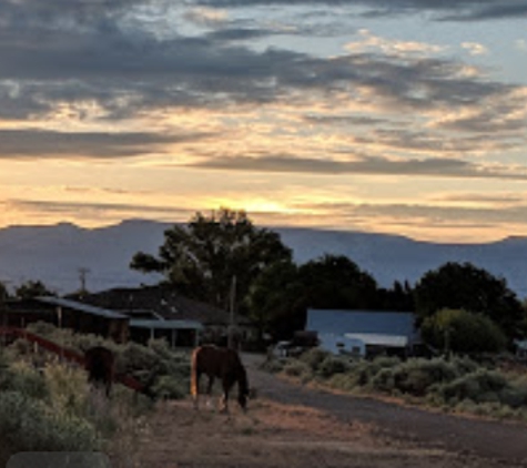 Sunrise Motel - Cedarville, CA