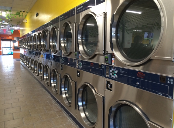 24 Hour wash works LAUNDROMAT - Bridgeport, CT