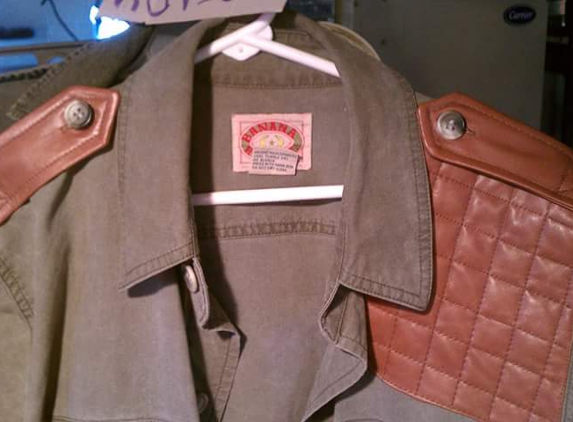 Hem`nStitch - Oneonta, NY. Custom leather shoulder pad