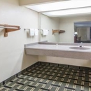 Super 8 by Wyndham Houston/Dtwn/I-610 - Bed & Breakfast & Inns