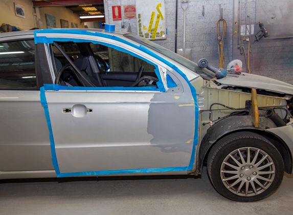 Evolution Crash Repairs - Blair Athol, SA