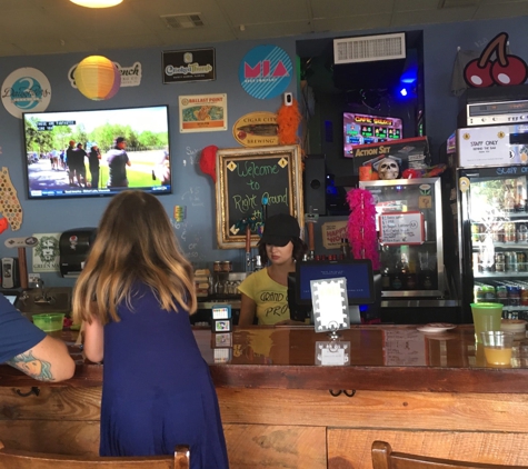 Right Around the Corner - Arcade and Games Craft Beer Bar - Saint Petersburg, FL