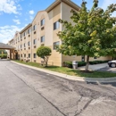 Comfort Suites Lombard-Addison - Motels