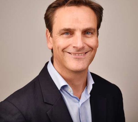 Central Coast Orthopaedics - Hamlyn Terrace, NSW. Dr John Limbers