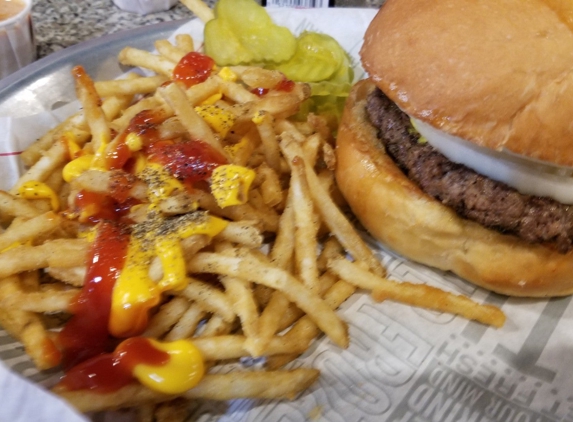 Fuddruckers - Taylors, SC