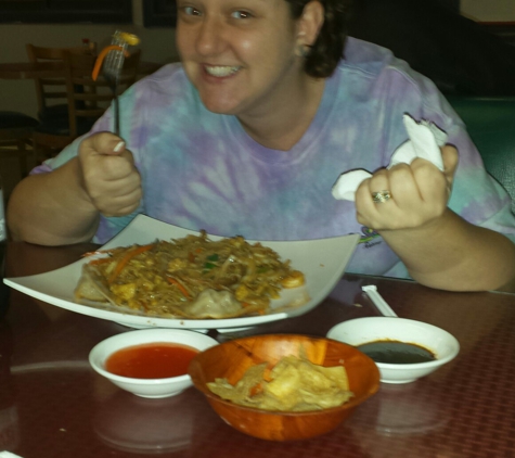 Hunan Cafe - King George, VA. Brought my best friend to the Hunan Cafe, my treat! She helped me MOVE, delicious dinner, well deserved!