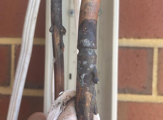 Alpha Electrical Contractors Ec8508 - Fremantle, WA. Shoddy joins!