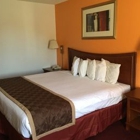 Laketree Inn & Suites