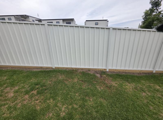 D L Fencing - Maryland, NSW