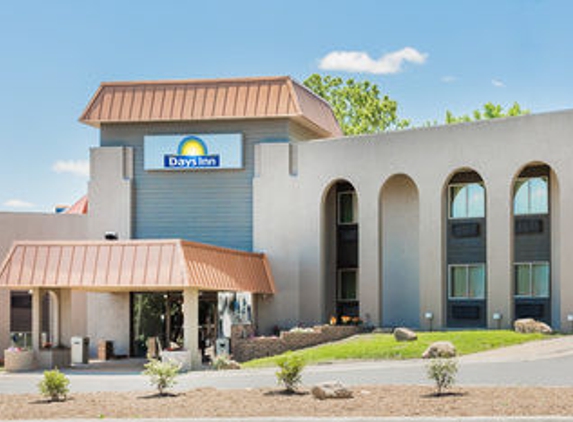 Days Inn by Wyndham West Des Moines - West Des Moines, IA