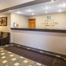 Quality Inn & Suites Marinette - Motels