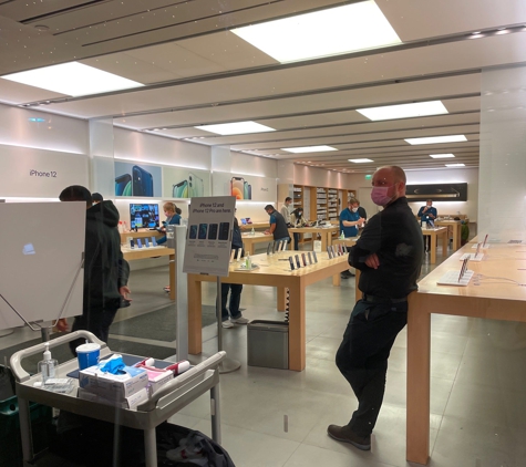 Apple Bridgeport Village - Tigard, OR