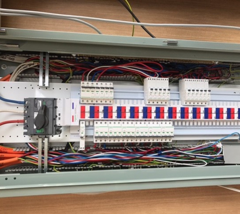 LiveWire Electrical & Design - Wendouree, VIC