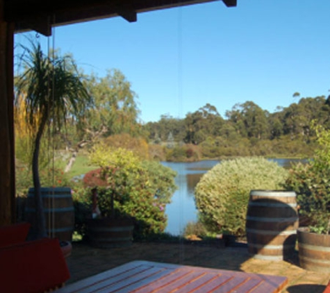 Crumps Canvas - Orana, WA