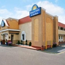 Days Inn & Suites by Wyndham Terre Haute - Motels