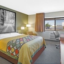 Super 8 by Wyndham Windsor/Madison North - Motels