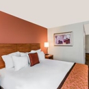 Hawthorn Suites by Wyndham - Motels