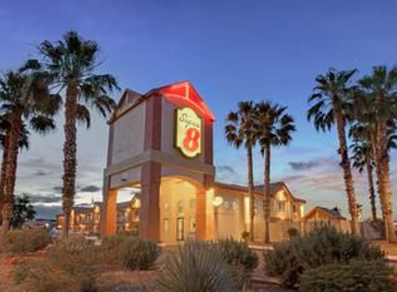 Super 8 by Wyndham Tucson/Grant Road Area AZ - Tucson, AZ