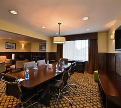 Best Western Plus Glenview-Chicagoland Inn & Suites - Glenview, IL