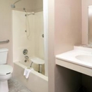 Super 8 by Wyndham Omaha NE - Hotels