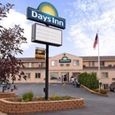 Days Inn by Wyndham Custer - Motels
