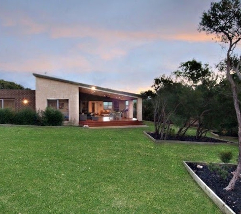 Lynton Reed Builders - Rye, VIC