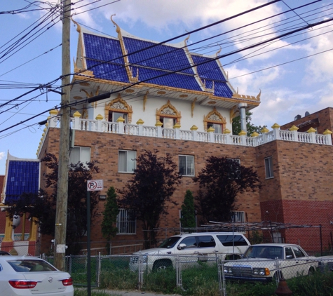Wat Buddha Thai Thavorn Vanaram - Elmhurst, NY