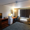 Days Inn by Wyndham West Branch Iowa City Area - Motels