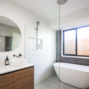 Custombuilt Furnishers - Svensson Heights, QLD. Cosy Bathrooms