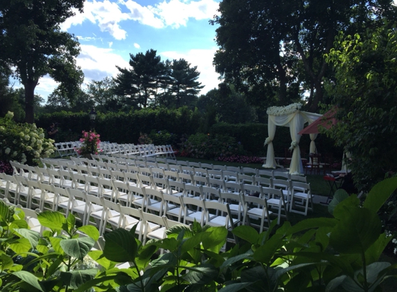 The Royalton at Roslyn Country Club - Roslyn Heights, NY