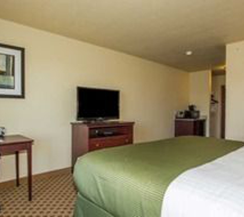 Cobblestone Inn & Suites - Corry, PA