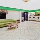 Super 8 by Wyndham Baytown / I-10 - Motels