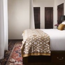 Plaza La Reina - Lodging