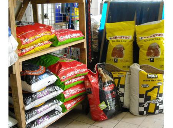 Whitey's Petfood Supplies - Sebastopol, VIC