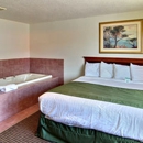 Days Inn & Suites by Wyndham Traverse City - Hotels