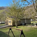 R & B Riverside Retreat - Cabins & Chalets