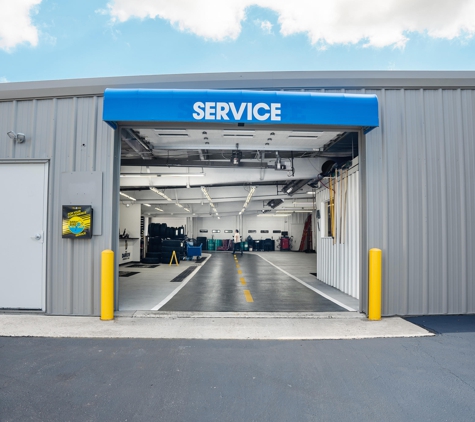 Russ Darrow Direct Service Center - Neenah, WI