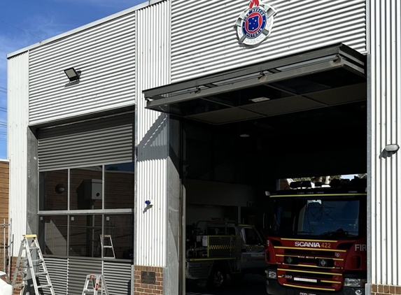 Canossa Glass Pty Ltd - Meadow Heights, VIC