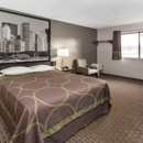 Super 8 by Wyndham Mundelein/Libertyville Area - Motels