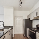 Highland Square Apartments - Apartments