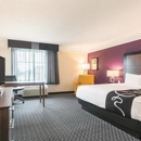 La Quinta Inn & Suites by Wyndham Shreveport Airport - Hotels
