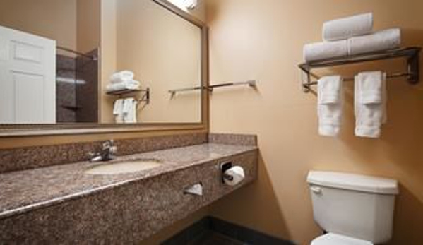 Best Western Plus New Caney Inn & Suites - New Caney, TX