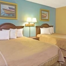 Super 8 by Wyndham Dania/Fort Lauderdale Arpt - Motels