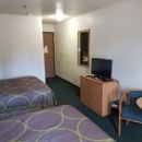 Super 8 by Wyndham Houghton Lake - Hotels