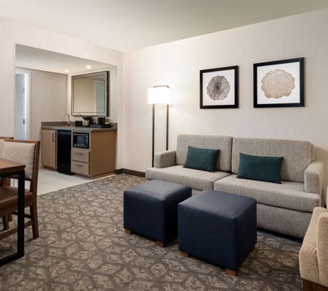 Embassy Suites by Hilton Portland Airport - Portland, OR